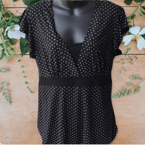 ✅
🌸 Adorable polka dot Black and white sweet blouse #polkadots